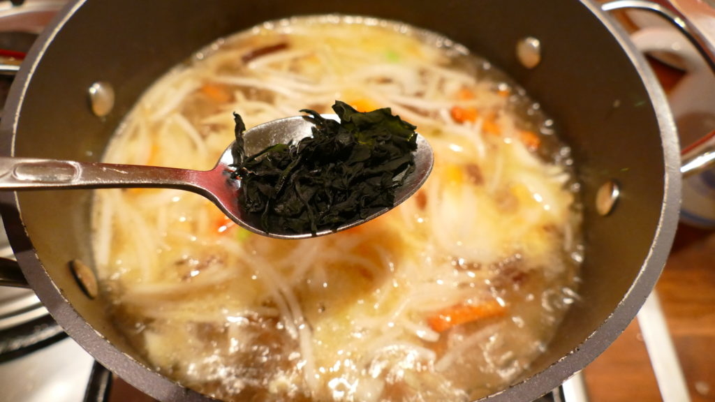 zupa-miso-suszone-glony-wakame